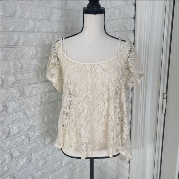 Floral Lace Boho Top - Picture 2 of 4